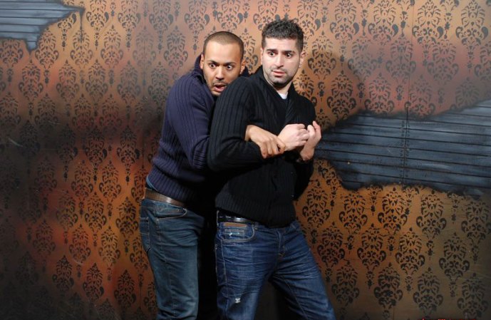 Fotos tomadas a quienes visitan la Casa del Horror Nightmares Fear Factory en Niagara Falls, Canadá, Lo que no se revela es la causa del espanto.