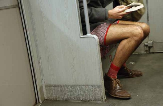 Ciudades del mundo celebran la quinta edición del día sin pantalones en el metro.