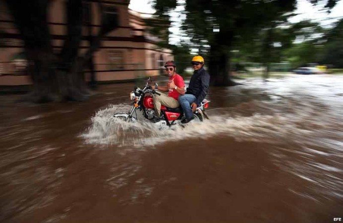 Las calles habaneras inundadas tras días de lluvias intensas.