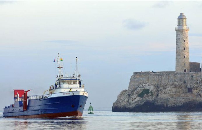 13 DE JULIO 2012: Llega a La Habana el primer carguero salido directamente de Miami con mercancía. El buque Ana Cecilia hará un viaje semanal enlazando a Miami con Cuba.