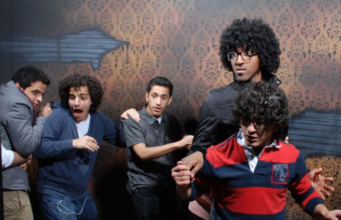 Fotos tomadas a quienes visitan la Casa del Horror Nightmares Fear Factory en Niagara Falls, Canadá, Lo que no se revela es la causa del espanto.