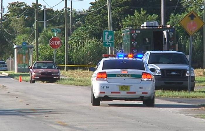 Fotos de la búsqueda de un hombre acusado de secuestro y de haber disparado contra una sargento de la policia en el sur de Miami-Dade.