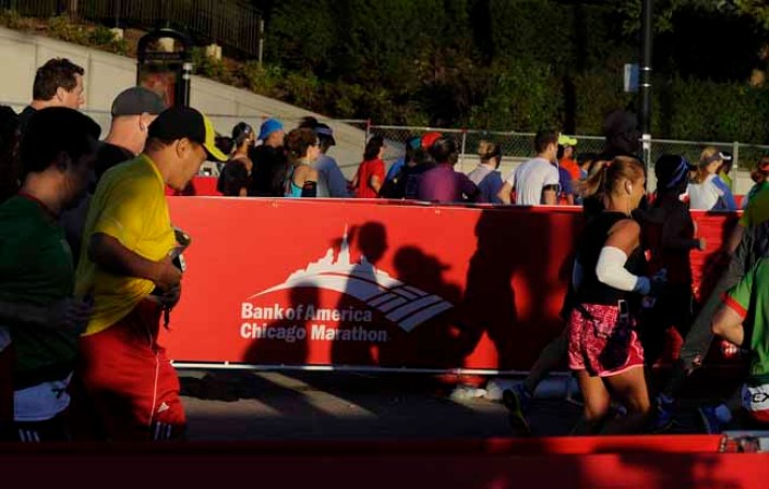 Con alta participación y grandes medidas de seguridad se celebró la maratón de Chicago.