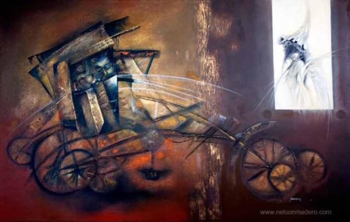 Vendo mis pinturas surrealistas.