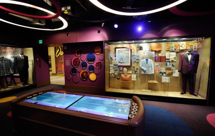 Más muestras. El edificio tiene 17,000 pies cuadrados de exhibiciones.