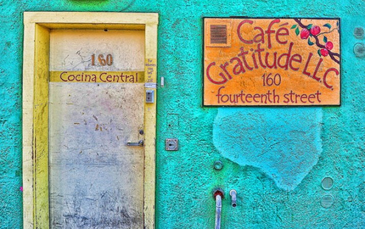 El café disminuye las posibilidades de padecer diabetes tipo 2. Las personas que consumen cuatro o más tazas de café al día disminuyen este riesgo hasta en un 50%, de acuerdo con la Sociedad Americana de Química.