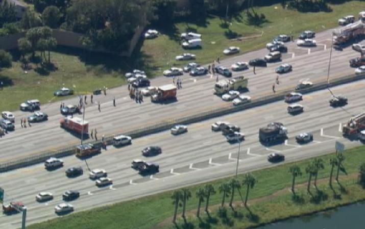 Imágenes tomadas desde el helicóptero de Telemundo 51 del lugar donde un policía de Broward ha resultado herido en un tiroteo.