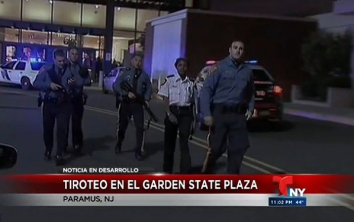 Las autoridades pasaron toda la noche buscando al pistolero.
