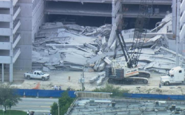 Imágenes tomadas desde el helicóptero deTelemundo 51 tras derrumbarse un garaje de varios pisos en el recinto del Miami-Dade College del Doral.