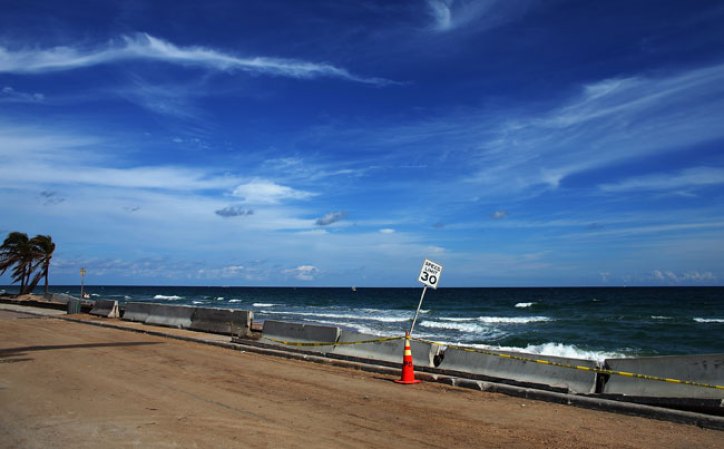 Las playas paralelas a la autovía A-1-A están sufriendo una enorme erosión que ha generado alarma entre los expertos, especialmente tras el paso de la tormenta tropical Sandy.