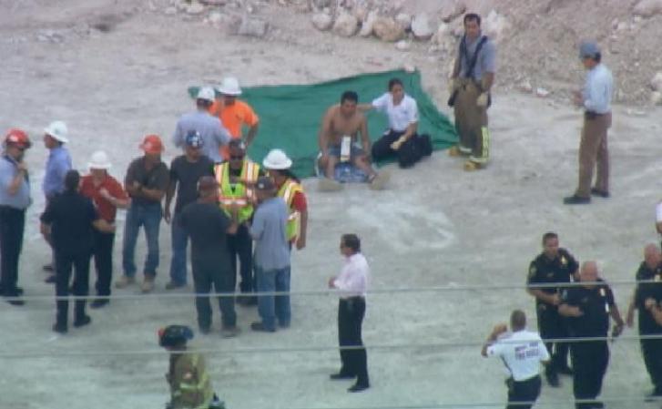 Imágenes tomadas desde el helicóptero deTelemundo 51 tras derrumbarse un garaje de varios pisos en el recinto del Miami-Dade College del Doral.