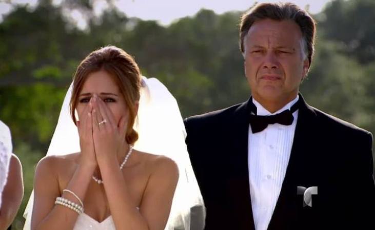 El esposo de Bianca y su hija, quien se casaría con Bruno, no podían creer el desenlace.<br /><br /><br /> Revive el final de "Pasión prohibida" <br />