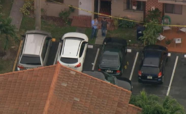 Imágenes posteriores a un tiroteo que tuvo lugar en el barrio de Westchester cerca de la Universidad Internacional de la Florida.
