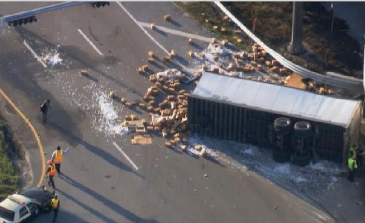 Imágenes de un accidente entre dos camiones ocurrido en Okeechobee Road.
