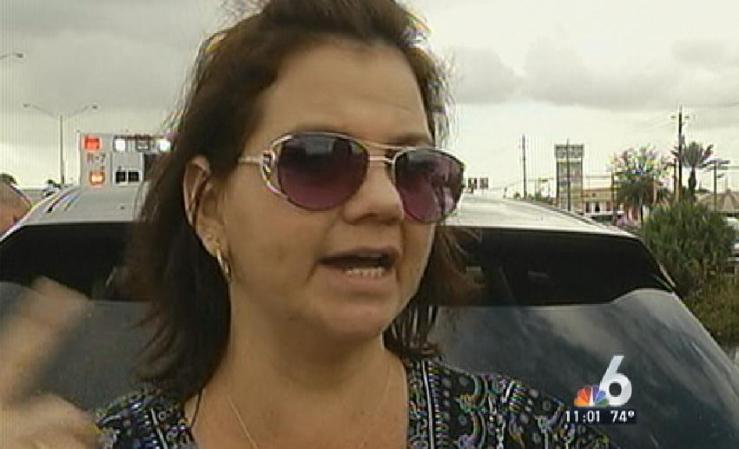 Jacqueline Almaguer viajaba en el auto chocado por el Sonata y dijo que el chofer "venía como un loco".
