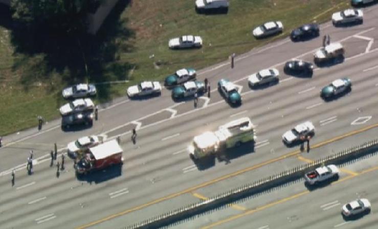 Imágenes tomadas desde el helicóptero de Telemundo 51 del lugar donde un policía de Broward ha resultado herido en un tiroteo.