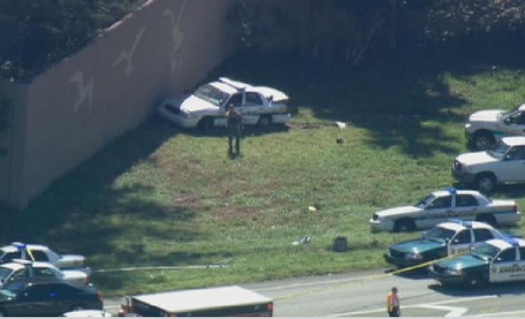 Imágenes tomadas desde el helicóptero de Telemundo 51 del lugar donde un policía de Broward ha resultado herido en un tiroteo.