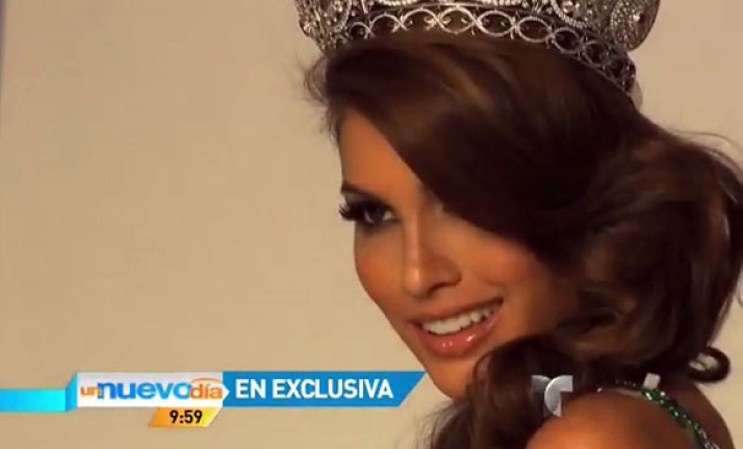 Telemundo obtuvo acceso exclusivo a la primera sesión fotográfica de la Miss Universo, María Gabriela Isler.