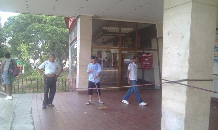 Empleado del Cine Yara.
