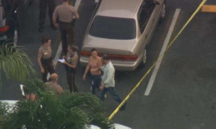 Imágenes posteriores a un tiroteo que tuvo lugar en el barrio de Westchester cerca de la Universidad Internacional de la Florida.