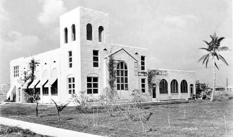 En esta foto de 1927 se puede ver la la Iglesia de la Comunidad de Hialeah ubicada en la 5th Street y Palm Avenue.