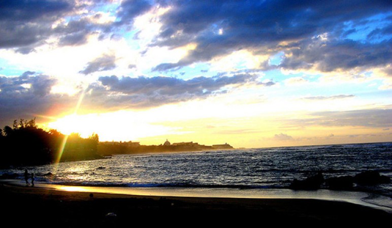 Playa el Escambrón: localizada en el área metropolitana, a pasos de la histórica ciudad del Viejo San Juan.