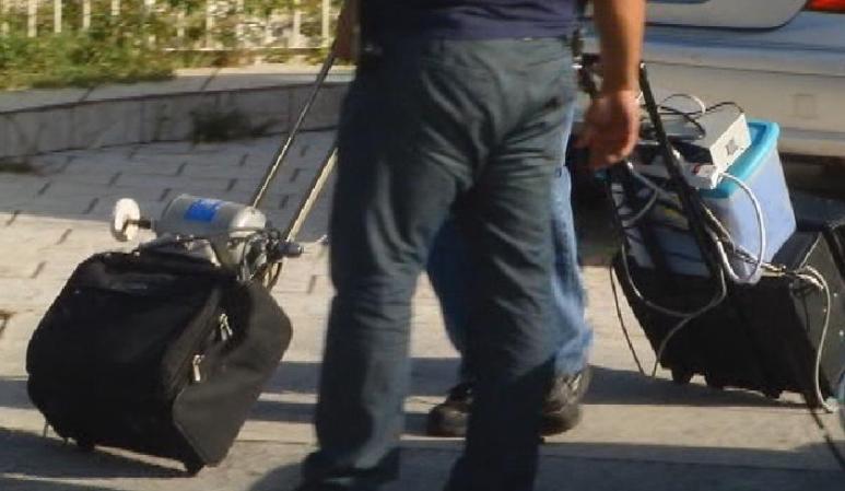 La niña comenzó a sentirse débil y a sufrir dolor durante la intervención del falso dentista, según reza el informe policial del caso.