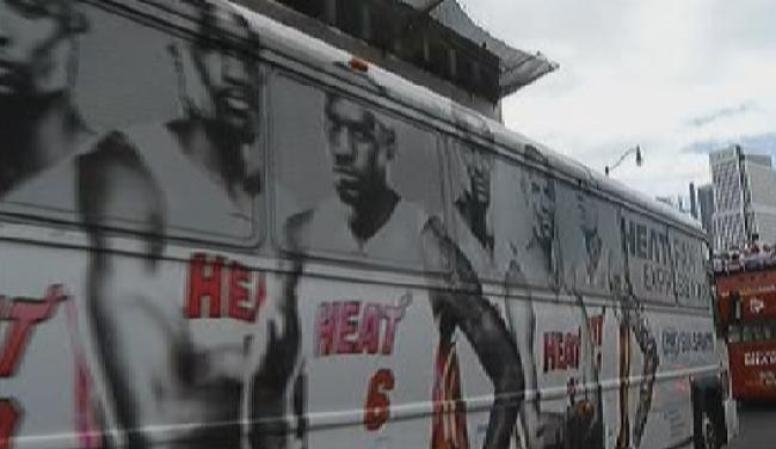 Magistral desfile de la victoria de los campeones Miami Heat