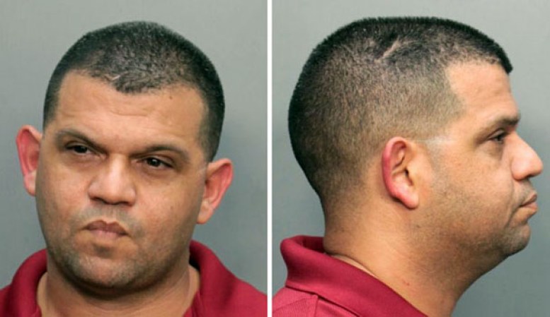 Foto del actual Justo Santos, de 43 años, tras comparecer ante un juez de fianza en un tribunal de Miami-Dade.