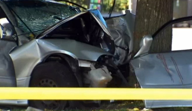 Una joven de 27 años y un bebé de 4 perdieron la vida tras un accidente vehicular en Long Island.