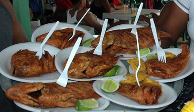 Una de las playas más visitadas e icónicas de Republica Dominicana es la de Boca Chica, la cual cuenta con una inigualable receta para preparar el pescado frito o al vapor.