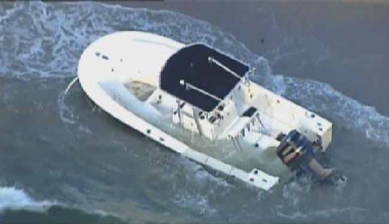29 DE SEPTIEMBRE, 2013-La policía de Fort Lauderdale está investigando después de que un bote que contiene drogas llegó a la orilla en la madrugada de este lunes.
