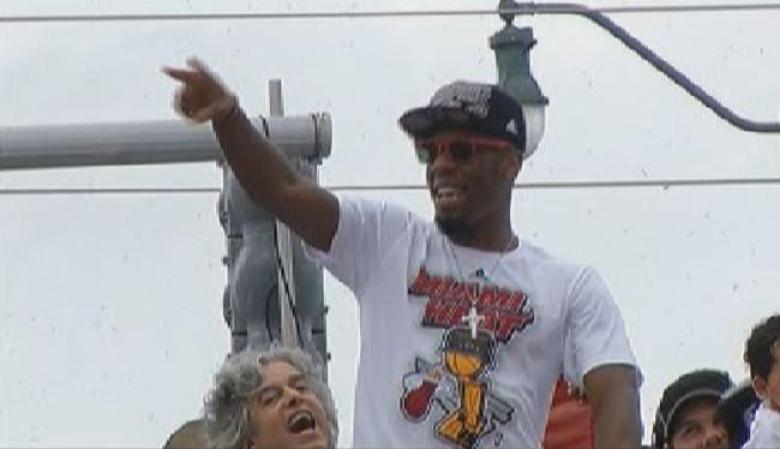 Magistral desfile de la victoria de los campeones Miami Heat