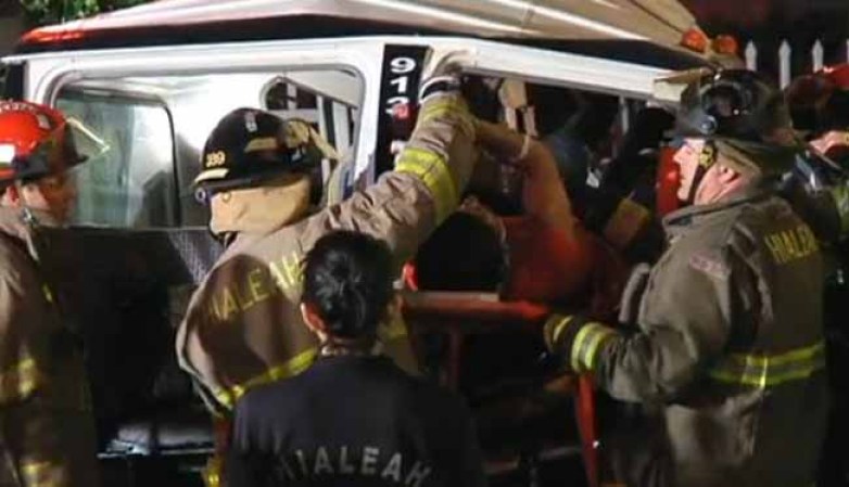 Un hombre identificado como Ramón Lorido que robó un camión de remolque llevó a las autoridades en una persecución antes de chocar el camión en un edificio de apartamentos en Hialeah la madrugada del miércoles 7 de agosto del 2013.