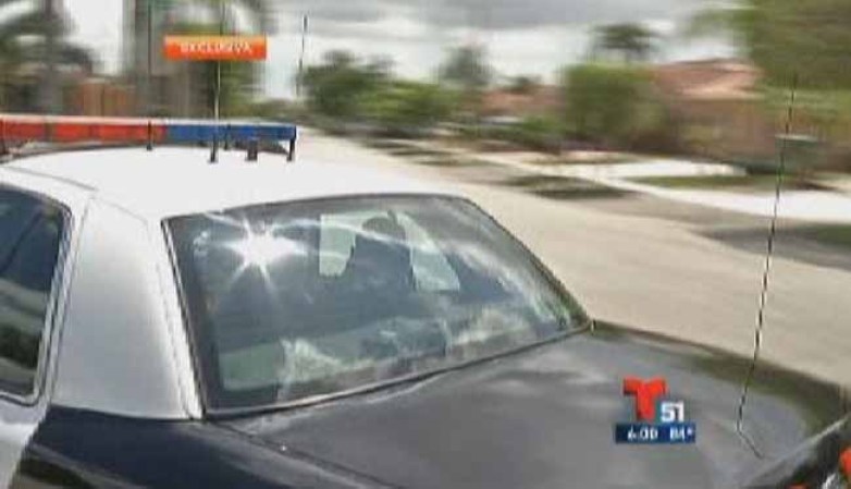 Un hombre, cuya identidad no ha sido revelada fue arrestado, aparentemente en la casa vive una familia entera.