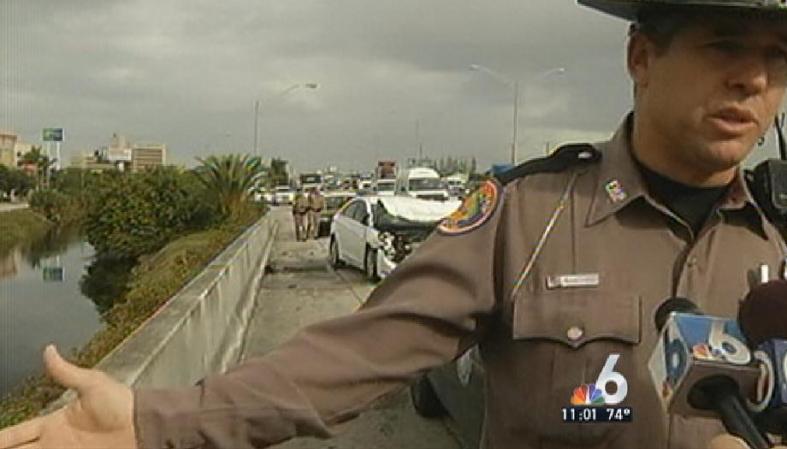 Las autoridades creen que el chofer estuvo involucrado en otro accidente ocurrido en la autopista I-75, en Broward.