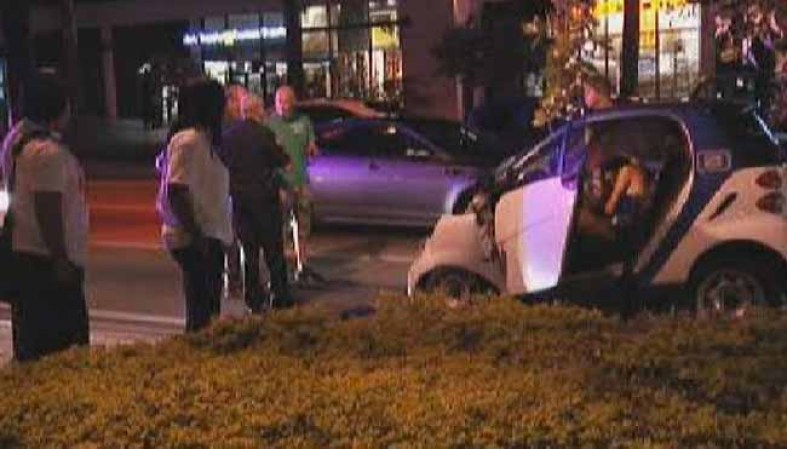 Una persona murió y otra fue hospitalizada en un accidente en el centro de Miami la mañana del miércoles,