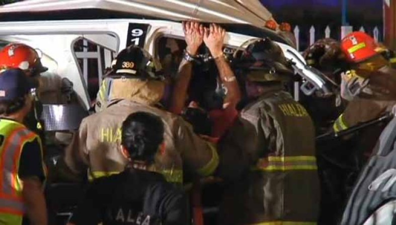 Un hombre identificado como Ramón Lorido que robó un camión de remolque llevó a las autoridades en una persecución antes de chocar el camión en un edificio de apartamentos en Hialeah la madrugada del miércoles 7 de agosto del 2013.