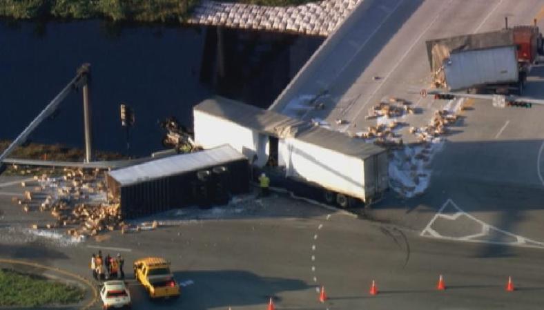 Fueron bloqueados los carriles con dirección este de Okeechobee Road, cerca de la intersección de la NW 112 Court.