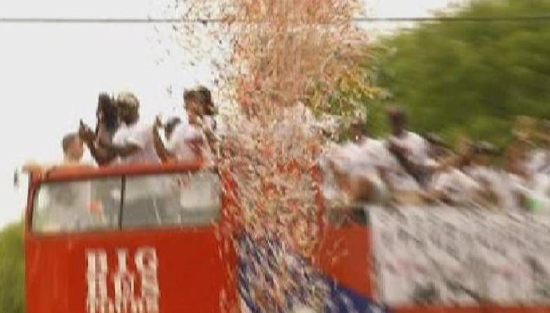 Magistral desfile de la victoria de los campeones Miami Heat