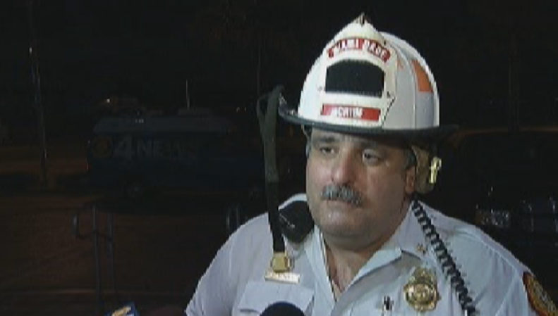 Los bomberos de Miami-Dade y la Policía de Miami-Dade, respondieron a la escena.