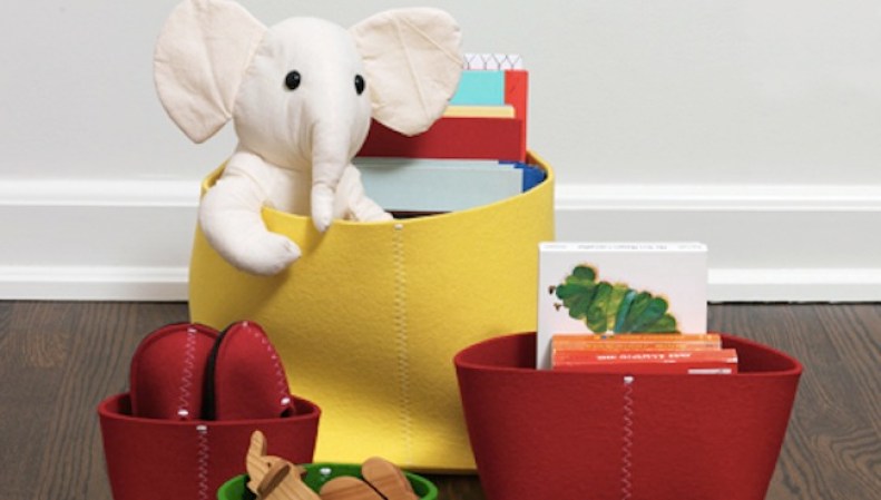 Un cuarto de niños no tiene por qué ser desordenado. De la diseñadora sueca Pia Wallén, estos contenedores de fieltro son suaves, de colores brillantes y vienen en tres tamaños. Los encuentras en unisonhome.com, $40-$80.br/><br /><br />En esta galería del portal Daily Candy puedes ver opciones para guardar con mucho estilo.