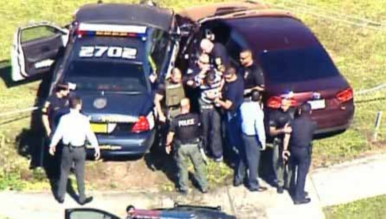La persecución se inició en el 2125 del oeste y la 52 calle en Hialeah y terminó en un accidente en el noroeste de Miami-Dade a la altura de la 179 calle del noroeste y la 32 avenida