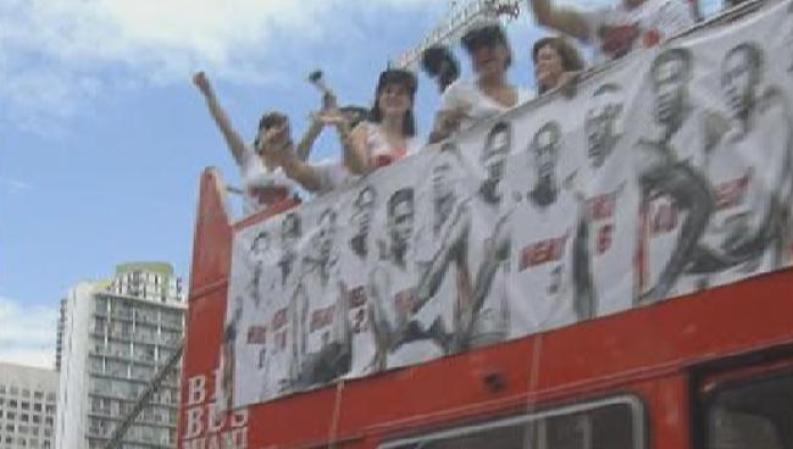 Magistral desfile de la victoria de los campeones Miami Heat