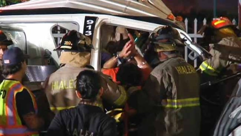 Un hombre identificado como Ramón Lorido que robó un camión de remolque llevó a las autoridades en una persecución antes de chocar el camión en un edificio de apartamentos en Hialeah la madrugada del miércoles 7 de agosto del 2013.