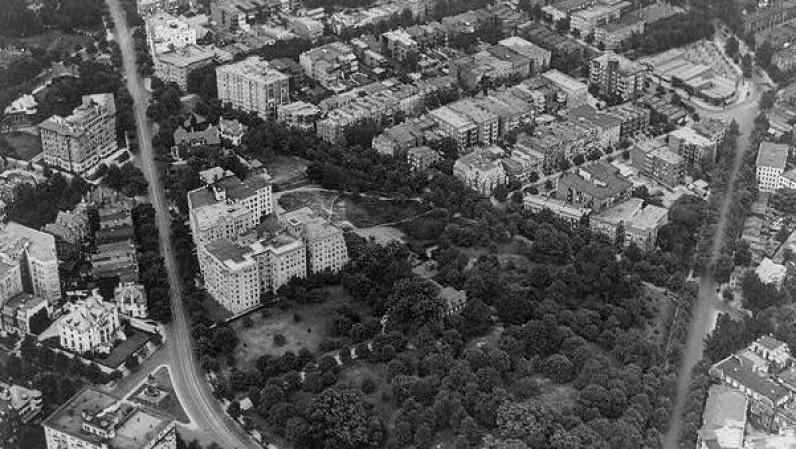Recorre estas magníficas imágenes de las principales ciudades y momentos de la historia de EEUU tomadas desde el cielo. <br />Esta imagen es de Washington D.C.