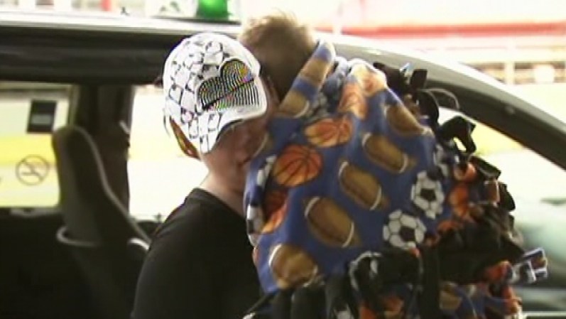 Un niño de 5 años de edad, que el martes fue secuestrado del Hospital de Niños de St. Louis y luego encontrado cerca de Chicago ya está junto a su madre y en camino a casa.