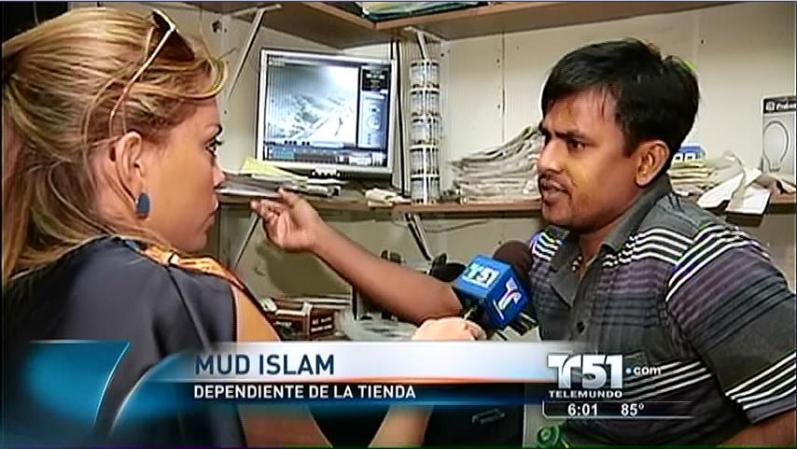 El dependiente de la tienda mostró a la reportera de Telemundo 51 Adriana Delgado las imágenes de la cámara de seguridad.