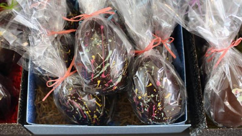 INGLATERRA – En Londres saben muy bien que la pascua no sería lo mismo sin los huevos de chocolate.
