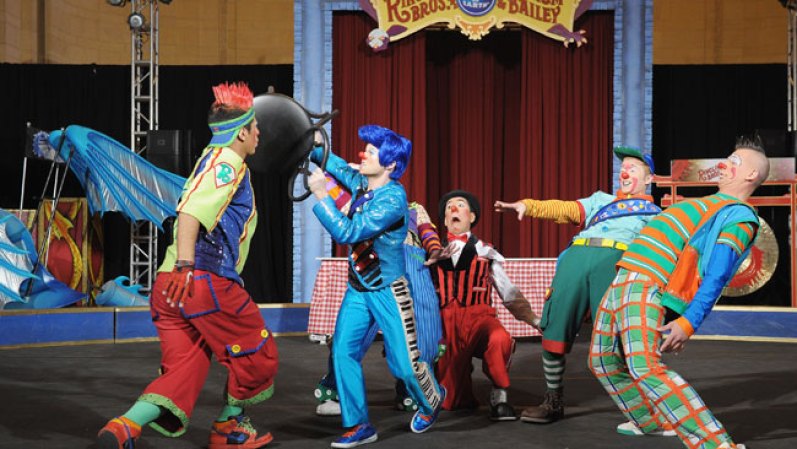 El sello representativo del circo Ringling Bros. eran sus tres pistas de 41 pies de diámetro cada una.